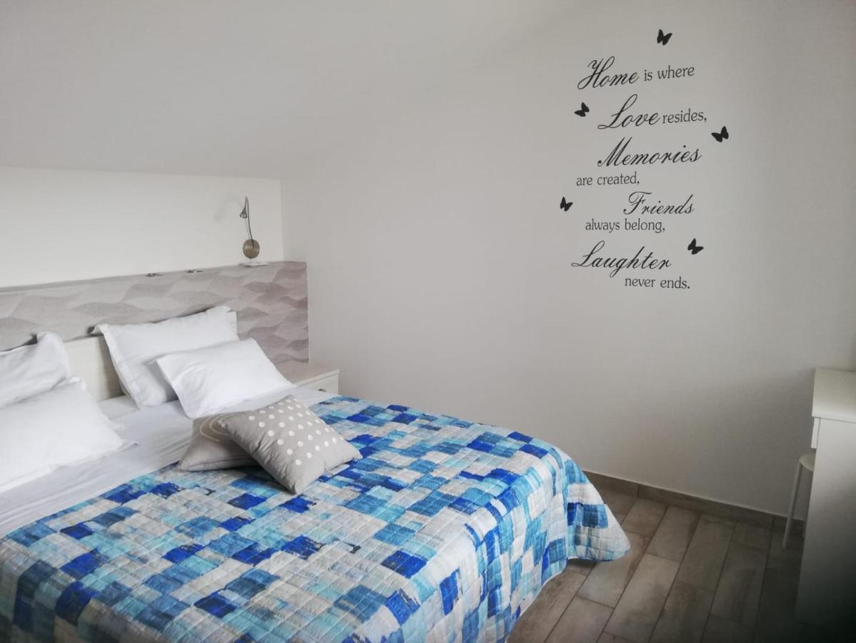 Apartment Villa Franci パグ エクステリア 写真