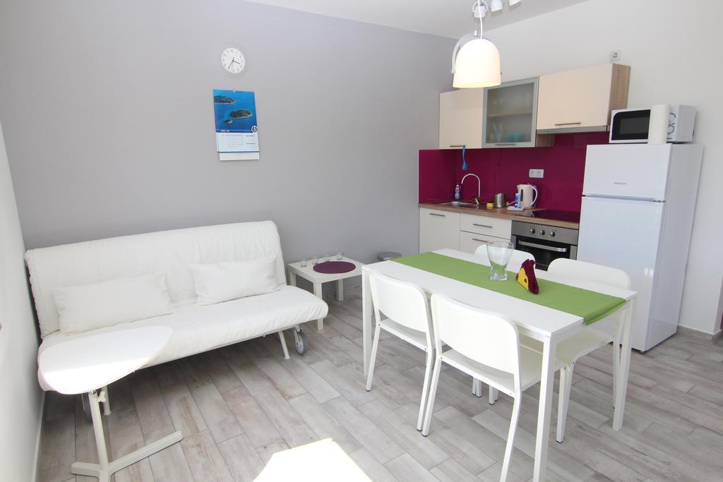 Apartment Villa Franci パグ エクステリア 写真