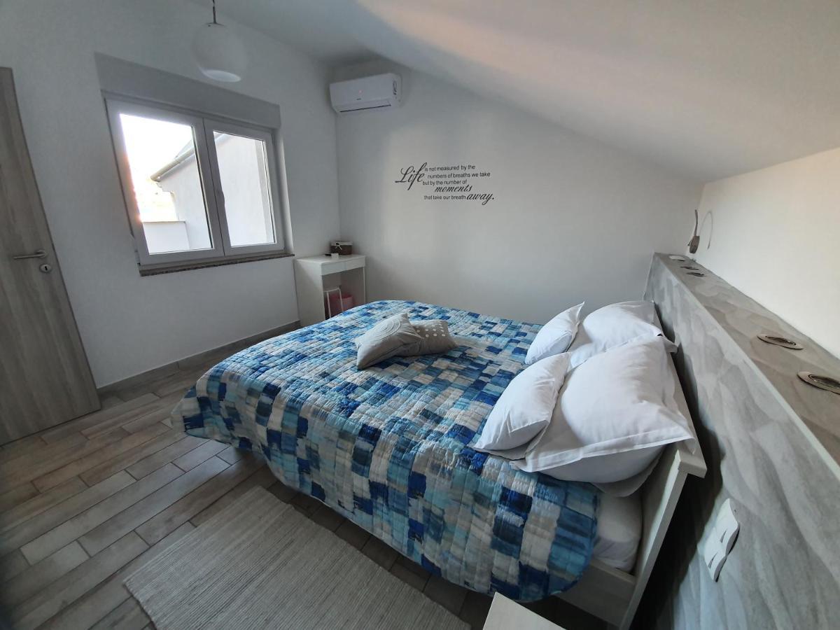 Apartment Villa Franci パグ エクステリア 写真