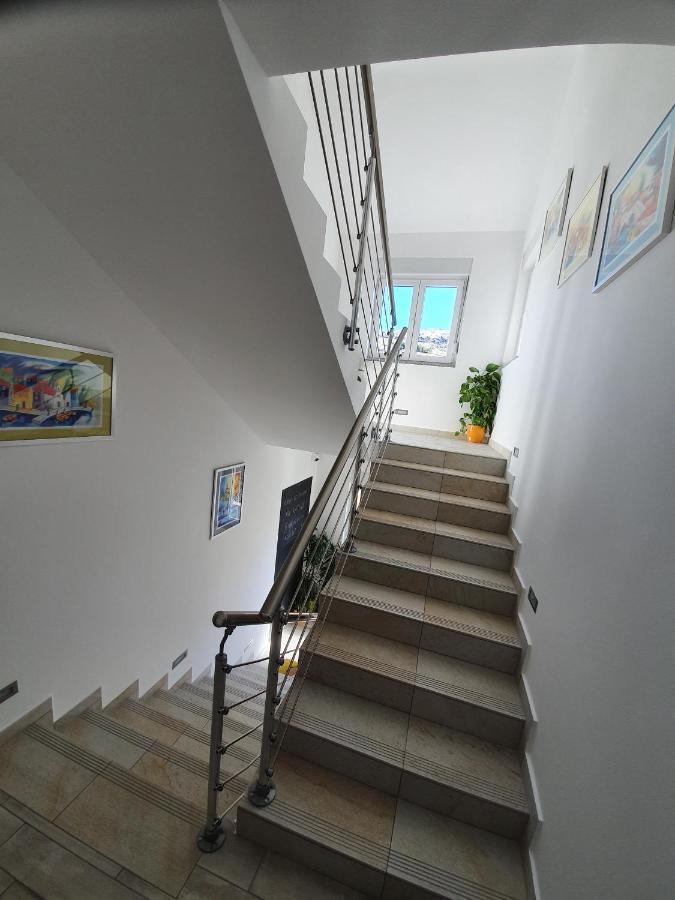 Apartment Villa Franci パグ エクステリア 写真