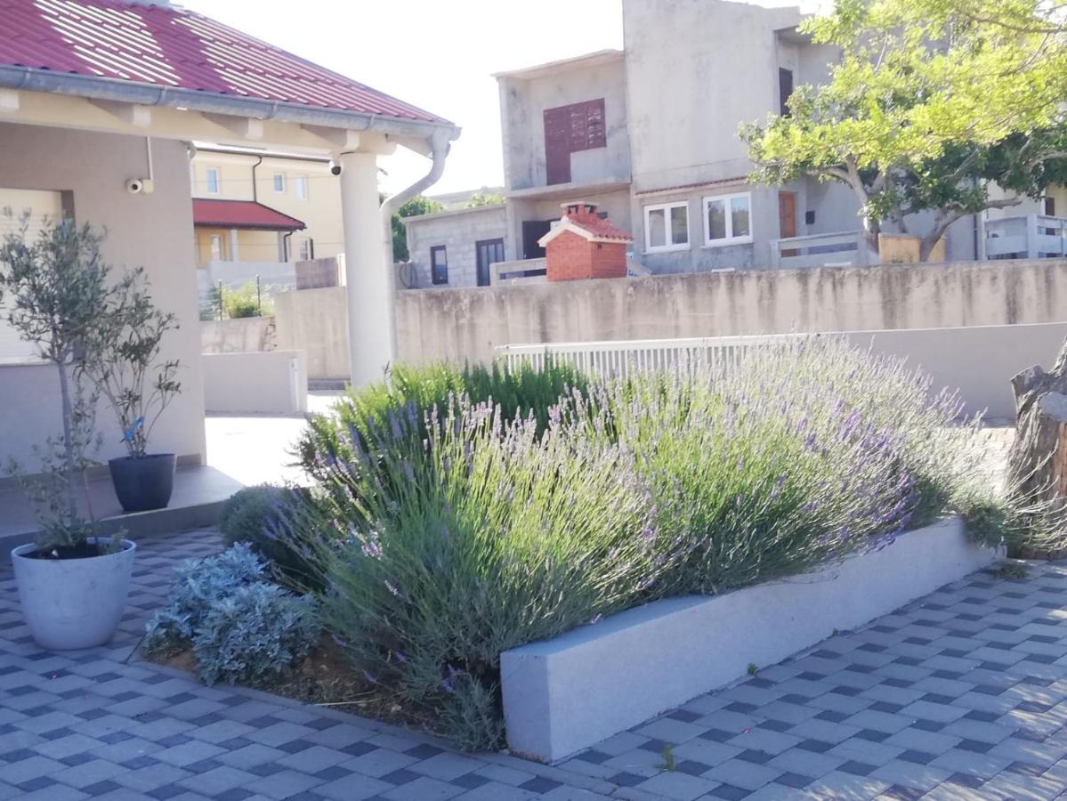 Apartment Villa Franci パグ エクステリア 写真